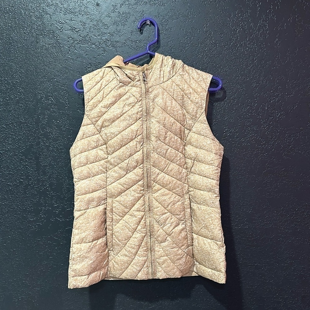 NEW YORK & COMPANY Women’s Beige Thermos Vest with Hood Size XS